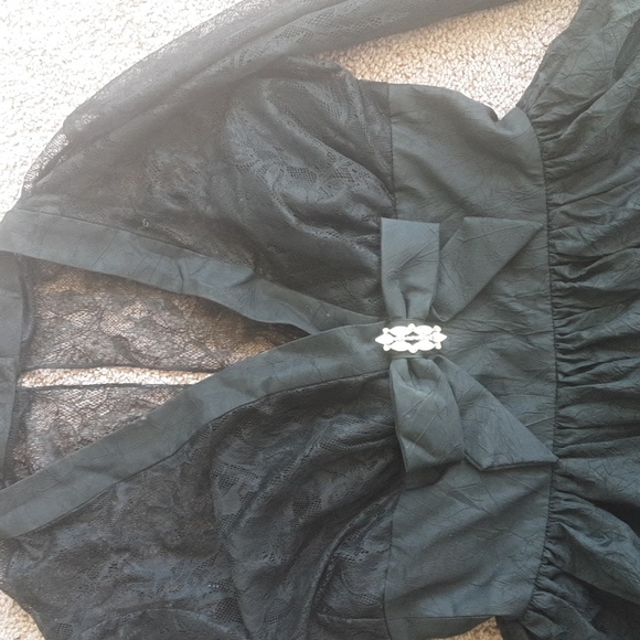 A crinkled black skirt bottom with lace top and long sleeves by En Francais - Picture 2 of 5